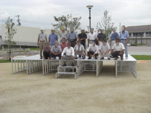 折りたたみ式（組み立て式）アルミ製ステージ　岡山県総社市