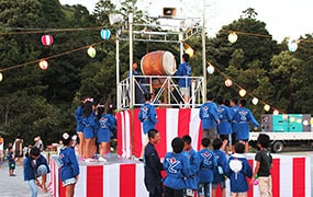 公園での夏祭りに