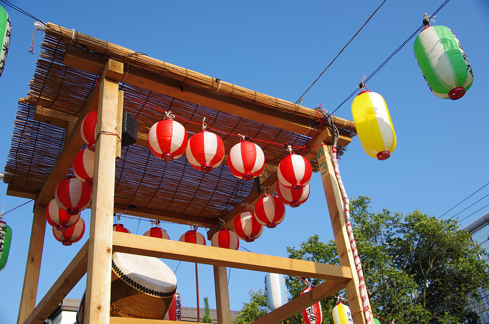 櫓 やぐら の組み方 設営方法を紹介 お祭り 盆踊りに便利な簡易やぐらとは やぐらならパックス工業